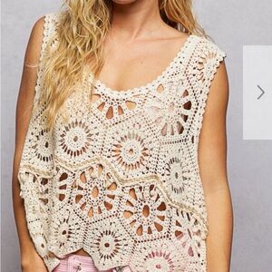 POL Crochet Lace Crop Top in Cream